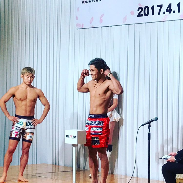 sei_gs21's tweet photo. 計量クリア!!
#RIZINFF
#RIZIN2016
#伊藤盛一郎
#横浜アリーナ
#横浜 https://t.co/mIzpvxmRgy