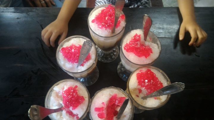 juneaury's tweet photo. Summer just got real.
#LermasHaloHalo #Pakil https://t.co/AasY0vQEjE