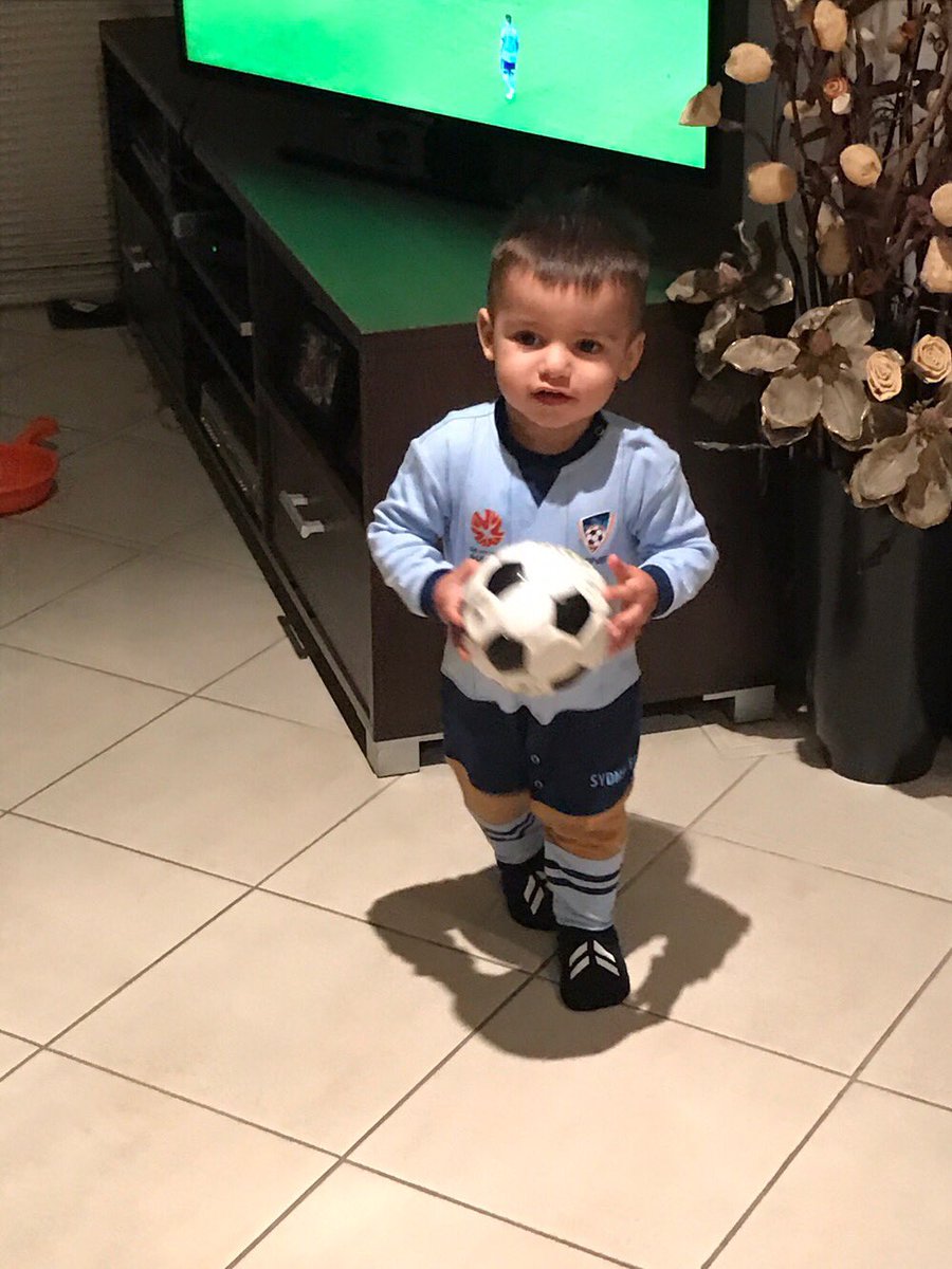 petepalermo01's tweet photo. My little Man waiting for the final whistle so we can celebrate the premiers plate @SydneyFC #SydneyIsSkyBlue, #SYDvNEW https://t.co/qL5gLxrbpK