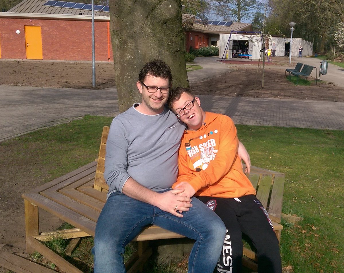 Werken in de gehandicaptenzorg, wát een vak! Matthijs vertelt hoe hij door Patrick een goede begeleider is geworden: bit.ly/2p4NXq5