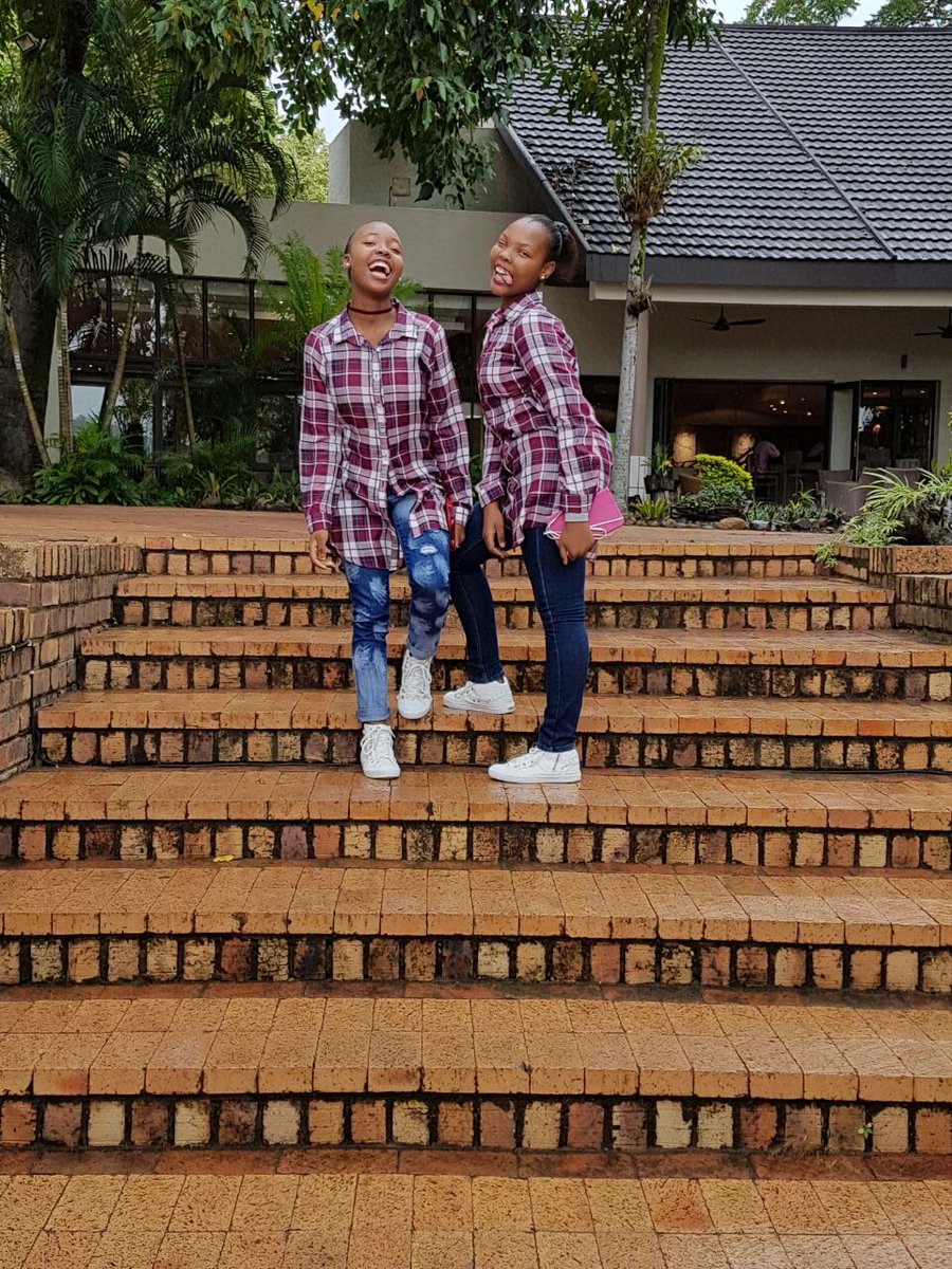 TintsiBae15's tweet photo. Having a blast!!!  #sisterlylove https://t.co/cnlFiyuSE7