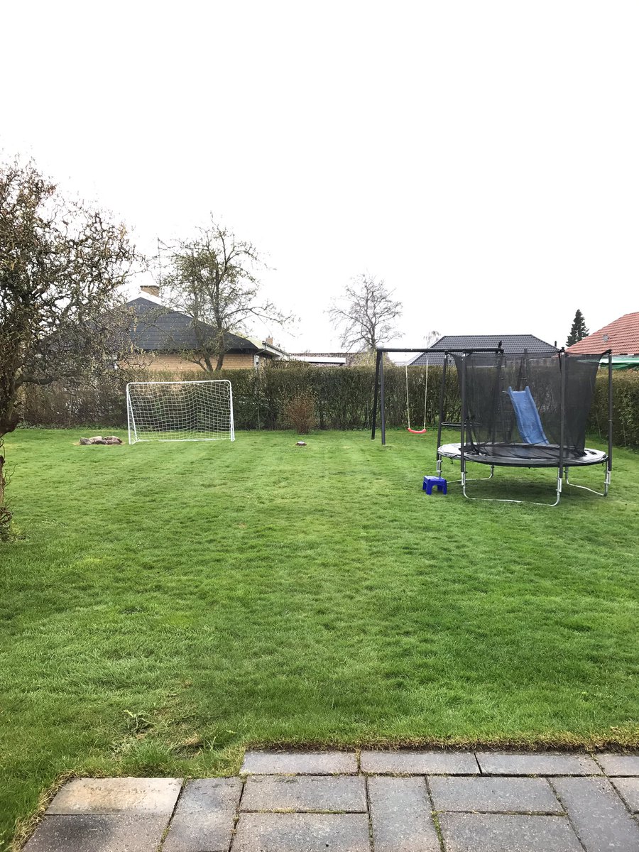 sondergaardsus's tweet image. Where is the sun?🤔#Easter2017 #TheSunsMissing #AndItsCold #AndTheseAreTheReasonsWhyTheEasterEggsAreMissing😱😇😆