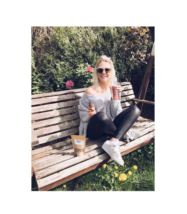 Shaunaevents's tweet photo. [Fittea] Cure 100% DETOX pour @tressiaaaa avec le #fitberry de chez  Fittea ! Réduction avec le code: TRESSIA sur https://t.co/Hzgm3rZZRm https://t.co/mWZkLSuRBH