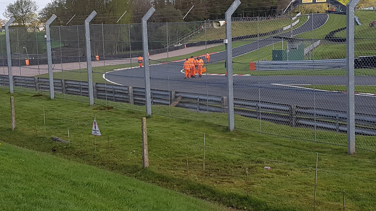 peakwalker69's tweet photo. @BMMC_UK @BritishGT @Oulton_Park  no marshalls = no racing #orangearmy 👍🏁 https://t.co/BBPTWoO4VG