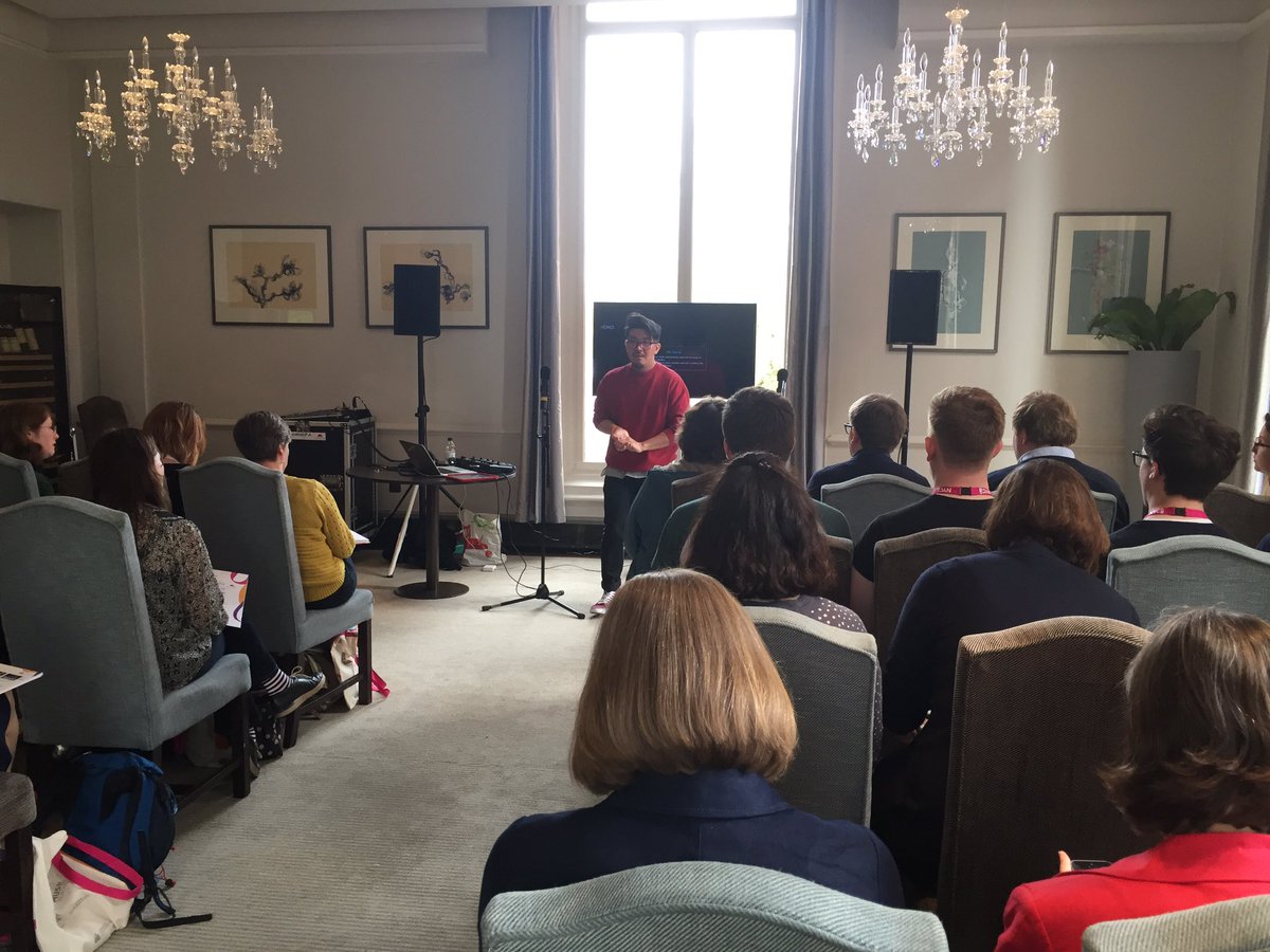 BMT_musteach's tweet photo. Full house here learning how to beatbox with #djwalde @nycgb #iycf2017 https://t.co/O91XHxPQve