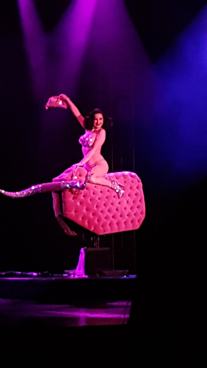 StephanieJay_UK's tweet photo. Holy von crap. @DitaVonTeese is the hottest thing since the SUN
#westernpervedreams #vlv20 #ultimatebabe https://t.co/s9TTLCLPW1