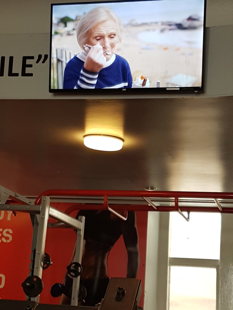 Amie_Beau's tweet photo. Working my ass off in the gym and im watching Mary Berry eat ice cream! #naeway #gimmethegelato https://t.co/PgCvtE1Qmv