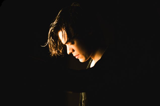billboard's tweet photo. Who are the producers on Harry Styles' album? https://t.co/wQOkojzwrm https://t.co/gP3k2DOCZm