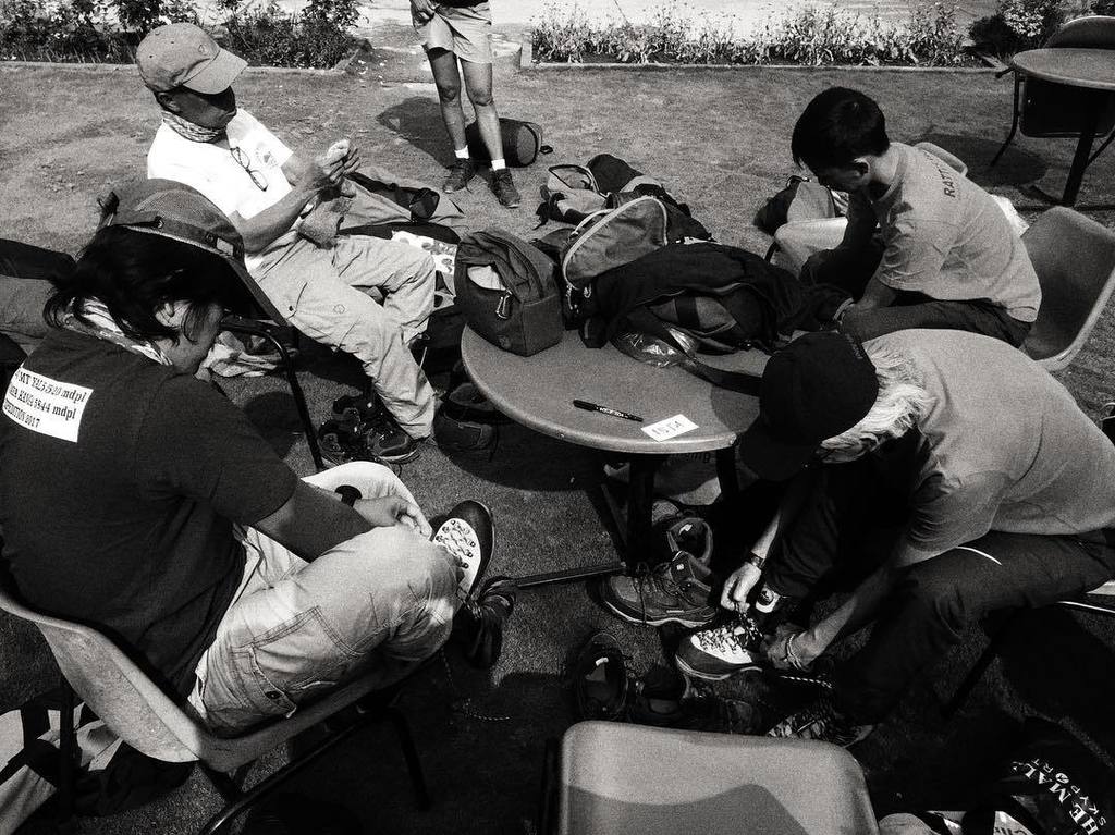 gyaista's tweet image. The la sportifa gang #finalcheck #langtang #yalapeak #nayakanga