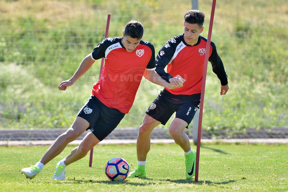 RayoVallecano's tweet photo. Gazzaniga
Mejías
Galán
Quini
Nacho
Amaya
Álex M
Zé
Baena
Trashorras
Jordi
Fran B
Aguirre
Embarba
Santi
Ebert
Manucho
JGuerra
#UCAMMurciaRayo https://t.co/FjAWikJ56J