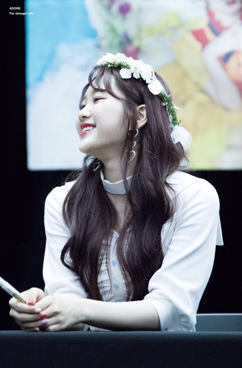 Adorable_OMG's tweet photo. 170415 명동 팬싸인회 #오마이걸 #OHMYGIRL #지호 #JIHO @WM_OHMYGIRL 

지짜 천사가 따로 없찌...😭 https://t.co/oZha9IWQol