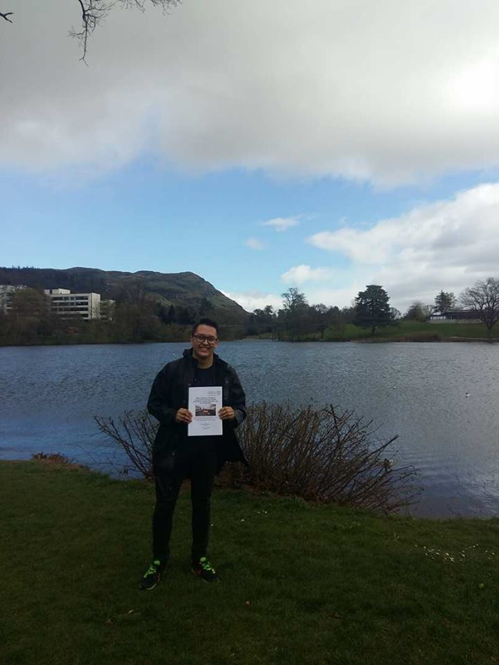 alex_bergstrom's tweet image. Classic @stiruni Dissertation by the Loch pic #marketingdissertation #done