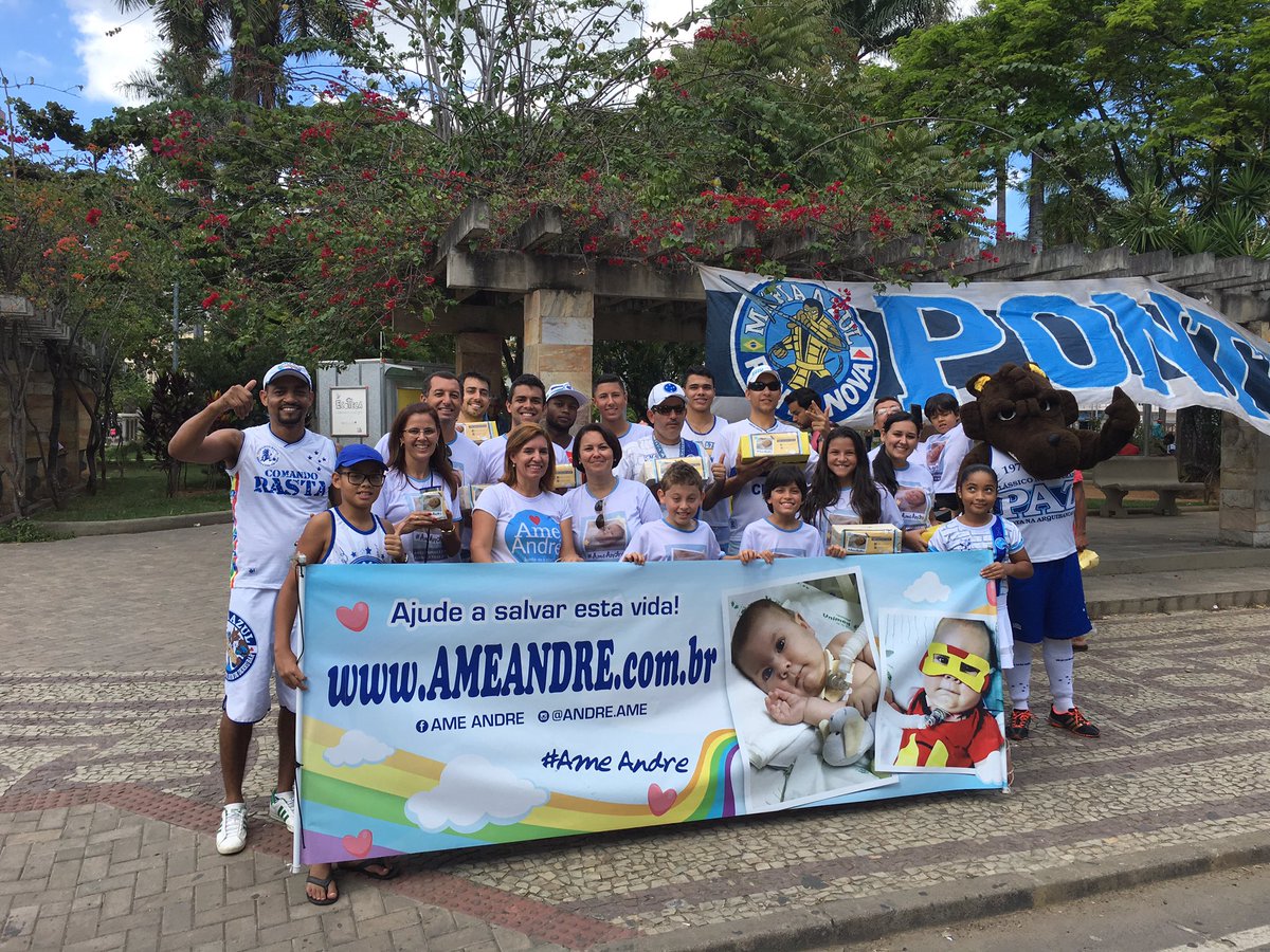 AMEandre_'s tweet photo. Olha que legal a ação que fizeram para mim lá na cidade do meu pai! Todos unidos! Muito obrigado! :)
#AMEandre #semaforosolidario https://t.co/41zLbmApk3