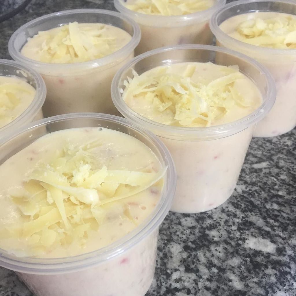 amanda_arm's tweet photo. Creme de batata com bacon e calabresa 🍴 armelicias@gmail.com #armelicias #comidacaseira #comidadeverdade #frozenfo… https://t.co/l2LbpCF22O https://t.co/vcirm8rwfk