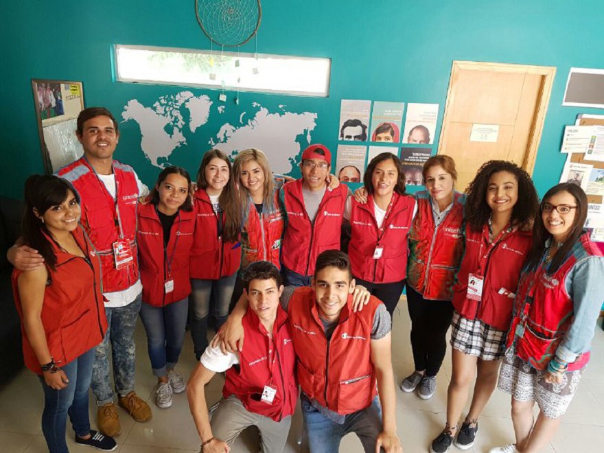 LaDialogo's tweet photo. El día de hoy 15 de abril #SaveTheChildren cumple 99 años  ❤💪
 #ChangeMakers #TheBestJobEver https://t.co/SiDEm07h5G