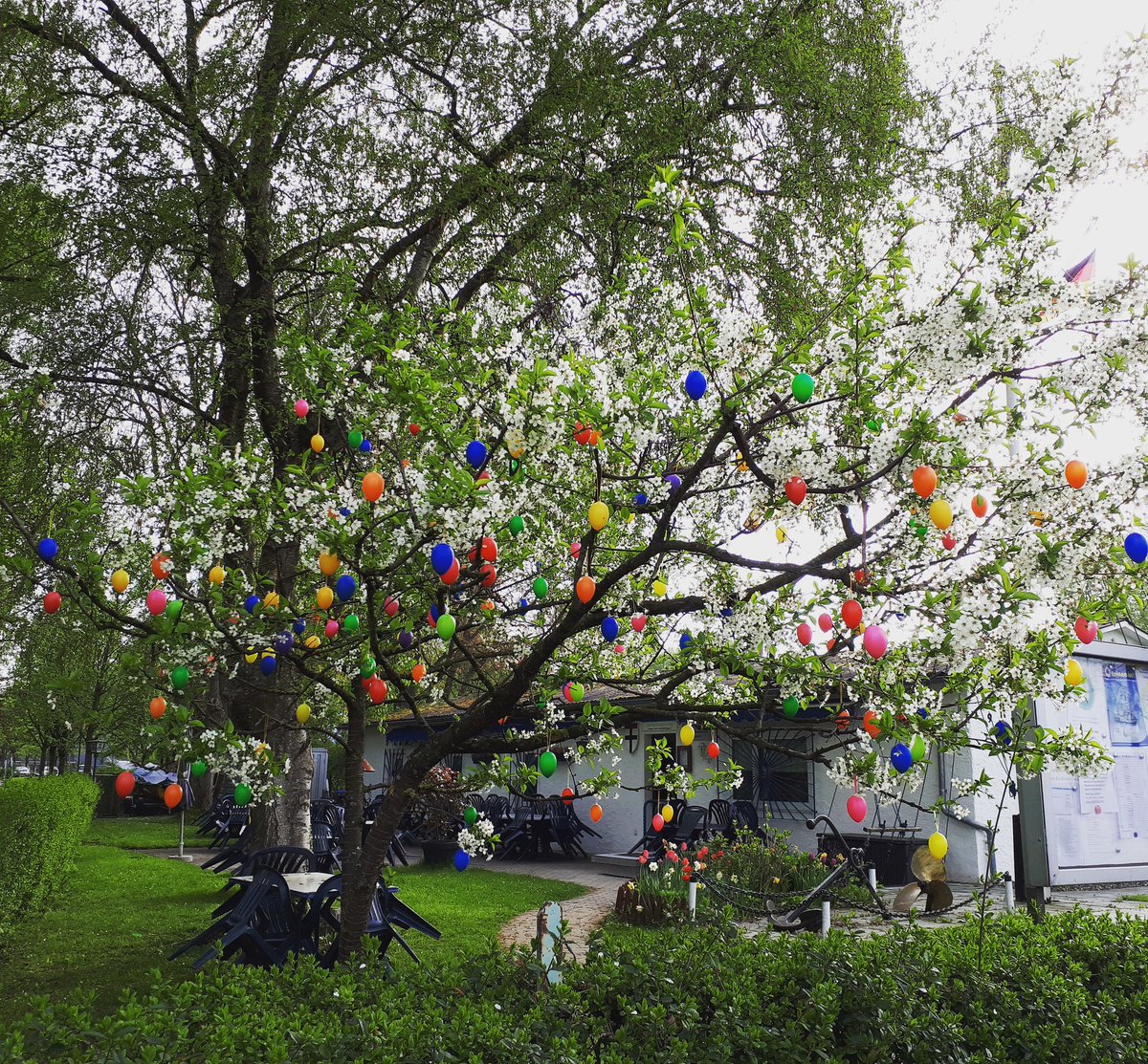 mj_konstanz's tweet photo. Die Marine-Jugend Konstanz e.V. wünscht euch frohe Ostern. #Marine #Jugend #Konstanz #Bodensee #mjkn https://t.co/BjaUoxKfRU