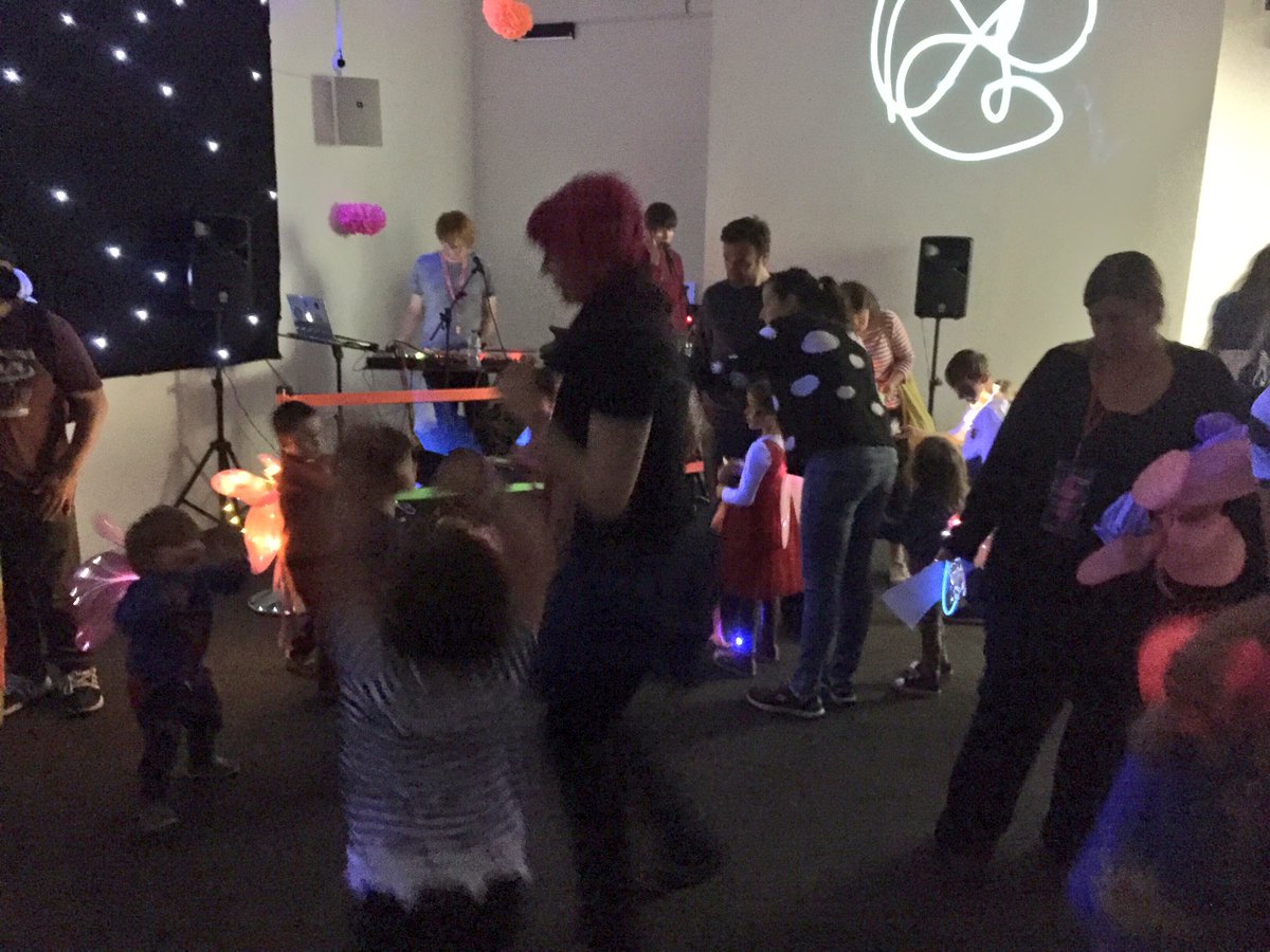 TownerLearning's tweet photo. Glow sticks are out and the music is beating #LightParty #NativeRay #ACertainKindofLight @TownerGallery https://t.co/RaCrDuB420