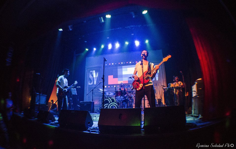 Ahora con <a href="/lossobrevuelo/">· SobreVuelo ·</a> en el estudio de @RadioGrafica893!

radiografica.org.ar/programacion/

#Radio #Under #Rock #Bandas