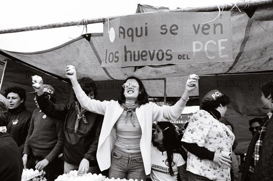 mozadelcaldo's tweet photo. 40 años después, le siguen echando webs... #40PCELegal https://t.co/jaySvBOxc4
