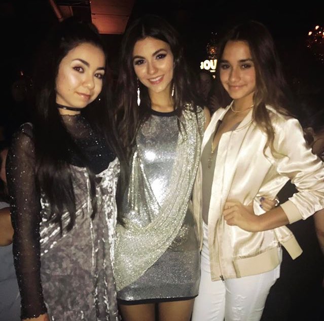 Our twins had a great night at the <a href="/outcastsmovie/">The Outcasts Movie</a> premiere 👯 <a href="/laura_krystine/">Laura</a> <a href="/brisa/">Brisa</a>.lalich and <a href="/victoriajustice/">Victoria Justice</a> look stunning!❤️❤️