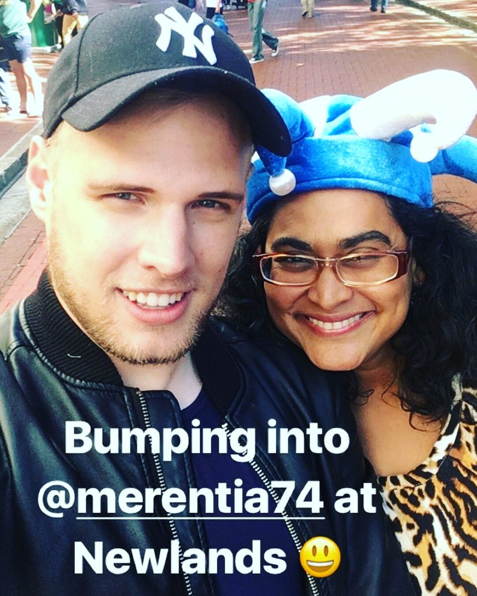 Merentia's tweet photo. @HuppertzLaura @Marirosa221 @WhatASaviour7 @DonnaLPeterson1 @Scarlets55 @NFW22b @hokicat @love2loveuR5 I'm at the rugby #stovslio :) https://t.co/kds3rBIEC1