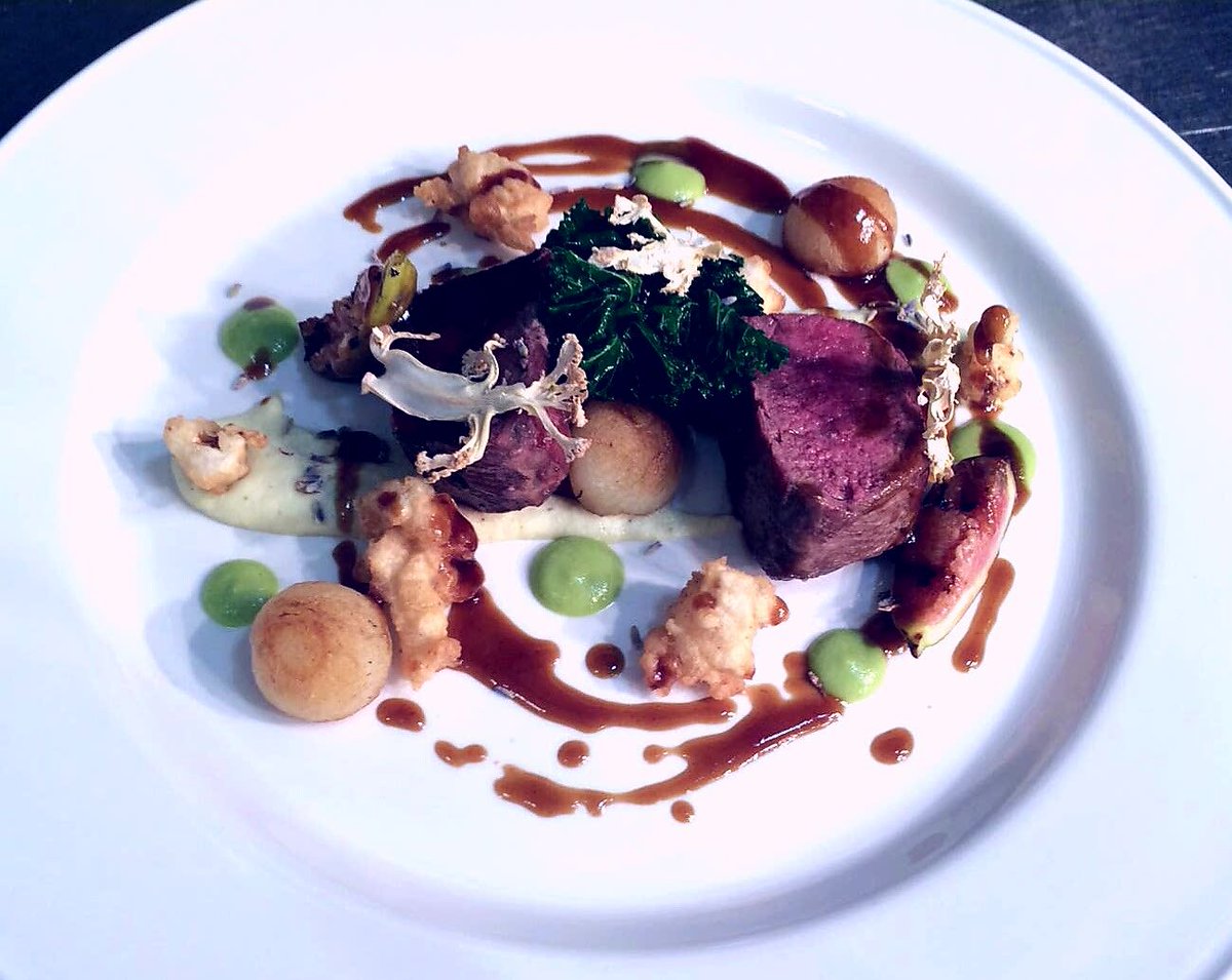@HoarCrossHall  venison loin, textures of cauliflower, pea emulsion, lavender, aribica fig sauce #itsallaboutthefood #dailyspecial