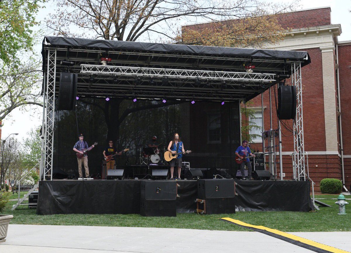 #Bucstock is happening now! Come to #ETSU and enjoy the free live music!