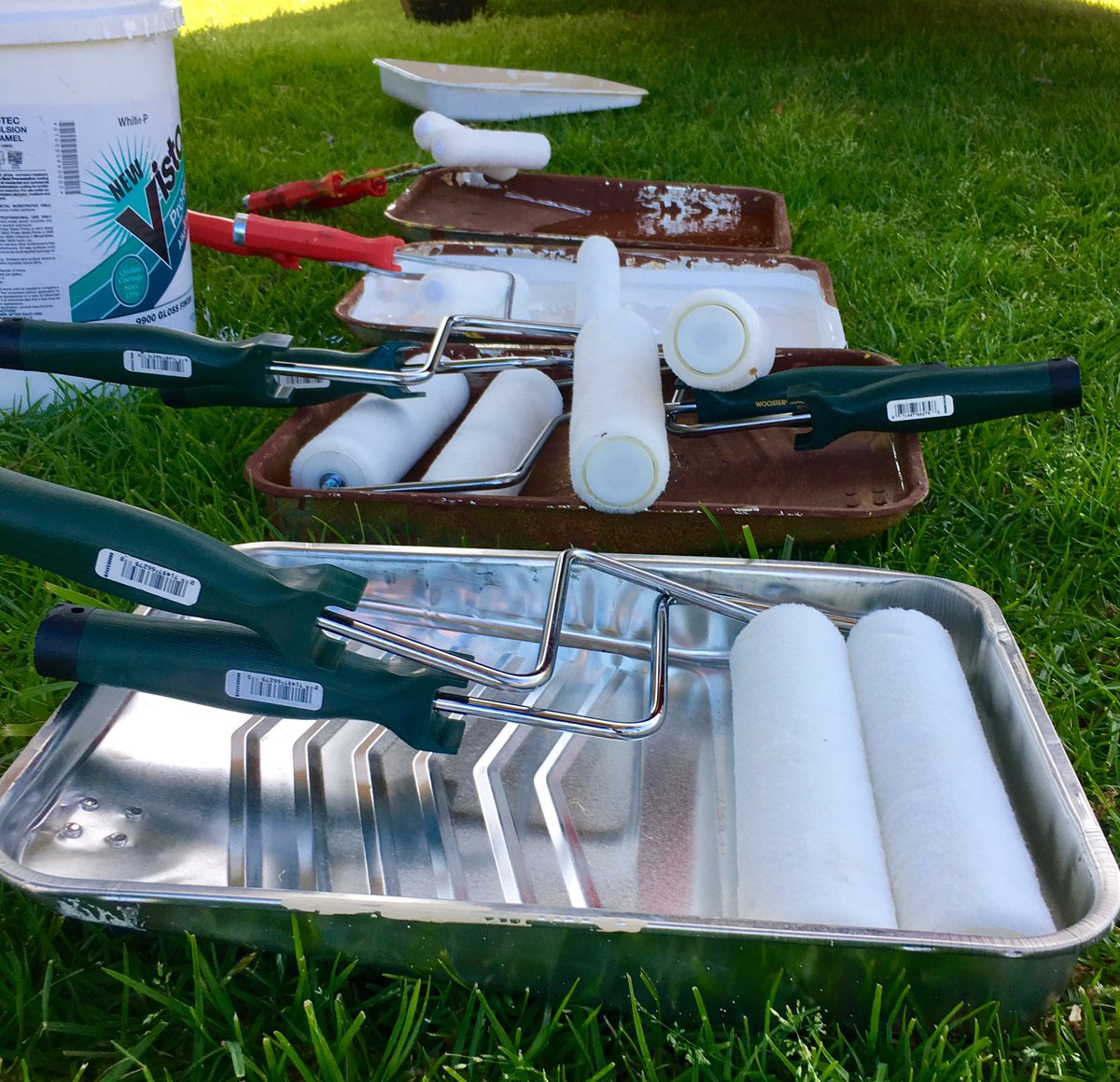 CityofOxnard's tweet photo. Hap now. #MeetUpCleanUp at Wilson Park w @citycorps and #community volunteers.
#oxnard #workingtogether https://t.co/6YgK4rGrI9