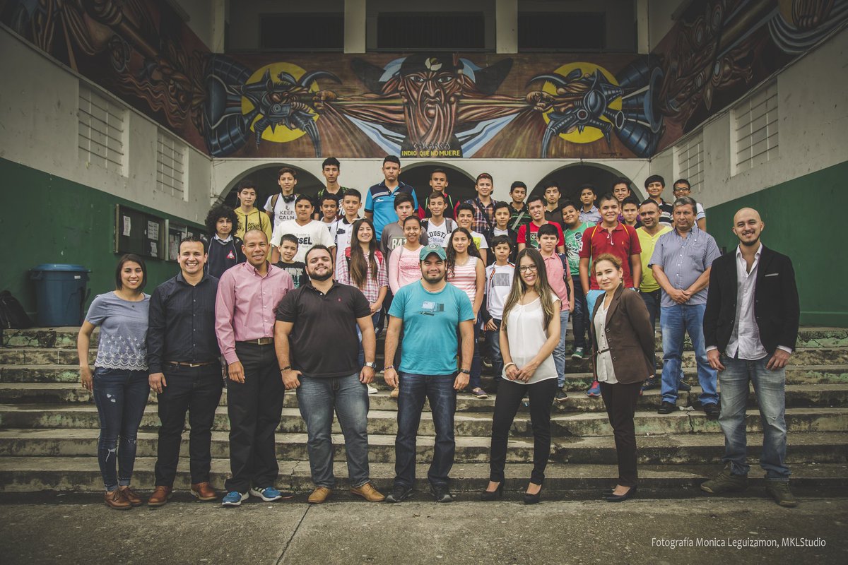 CoderDojoColomb's tweet image. @CoderDojoColomb agradece a @MKLStudio por hacer parte de sus aliados estratégicos. Fotografía tomada por @monilegui512 de @MKLStudio