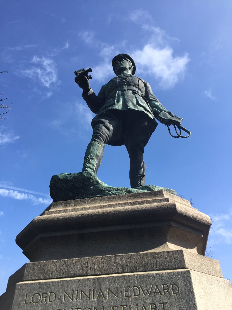 Statuesday's tweet photo. Here is Lord Ninian staring at a clear blue sky in Cardiff .
#statuesday https://t.co/nVkhlXoI4z