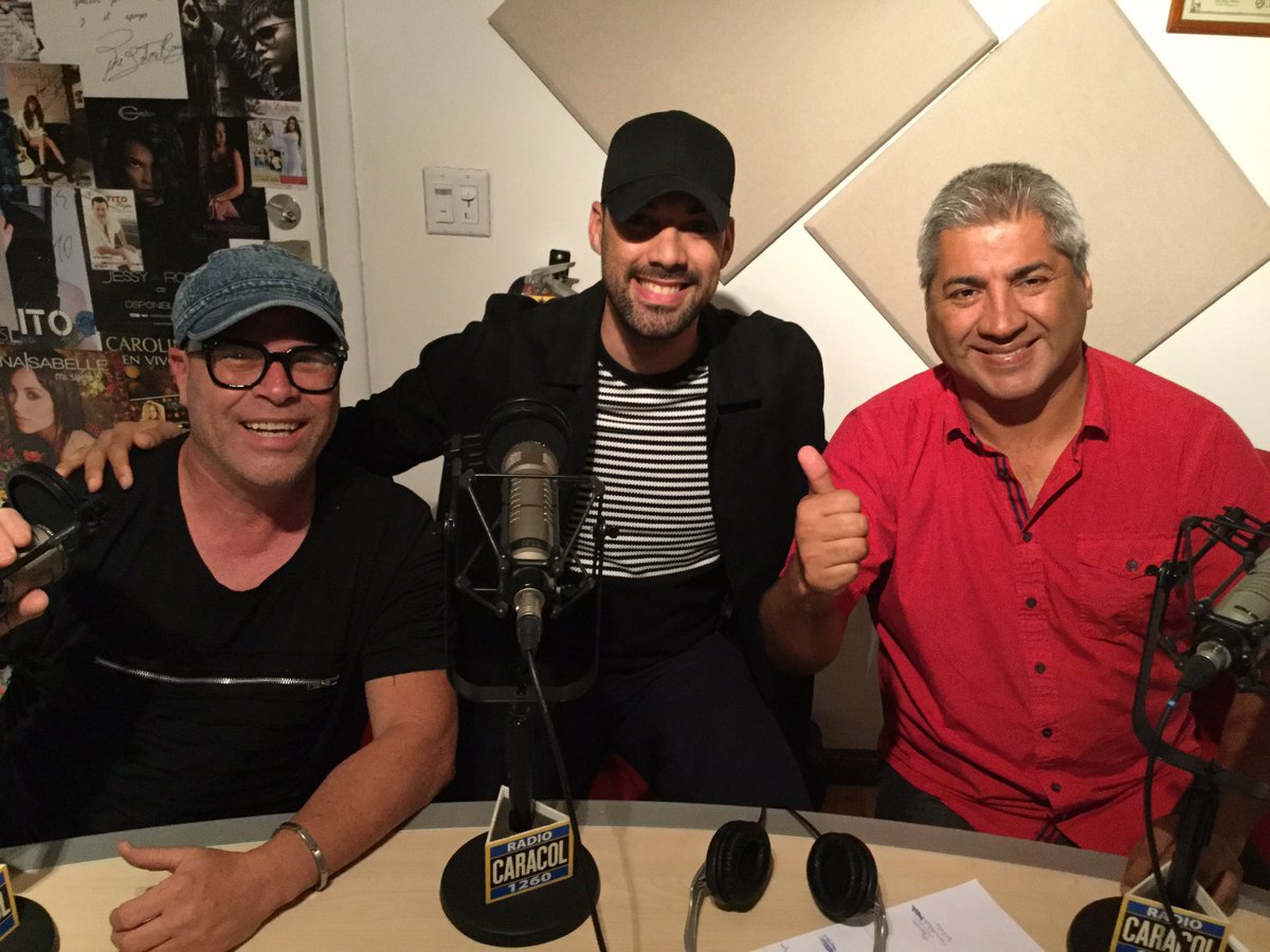 Erwin_Perez's tweet photo. Fotos de mi programa "En Directo" de hoy @Caracol1260 AM, con cantautor @EliacimOfficial, educadora Cynthia Lopez, y estilista @migue_tv https://t.co/6pT3Nohmyf