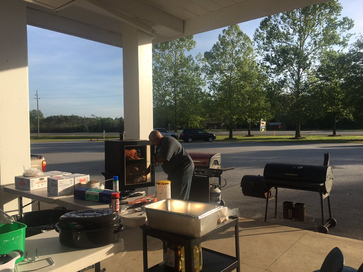 MGPrincipal_GCA's tweet photo. You know what time it is,@ironmankirk is grilling. Milestones roundup! You can do this students! #testready #yourbestisgoodenough https://t.co/2ZrLCOXq8a