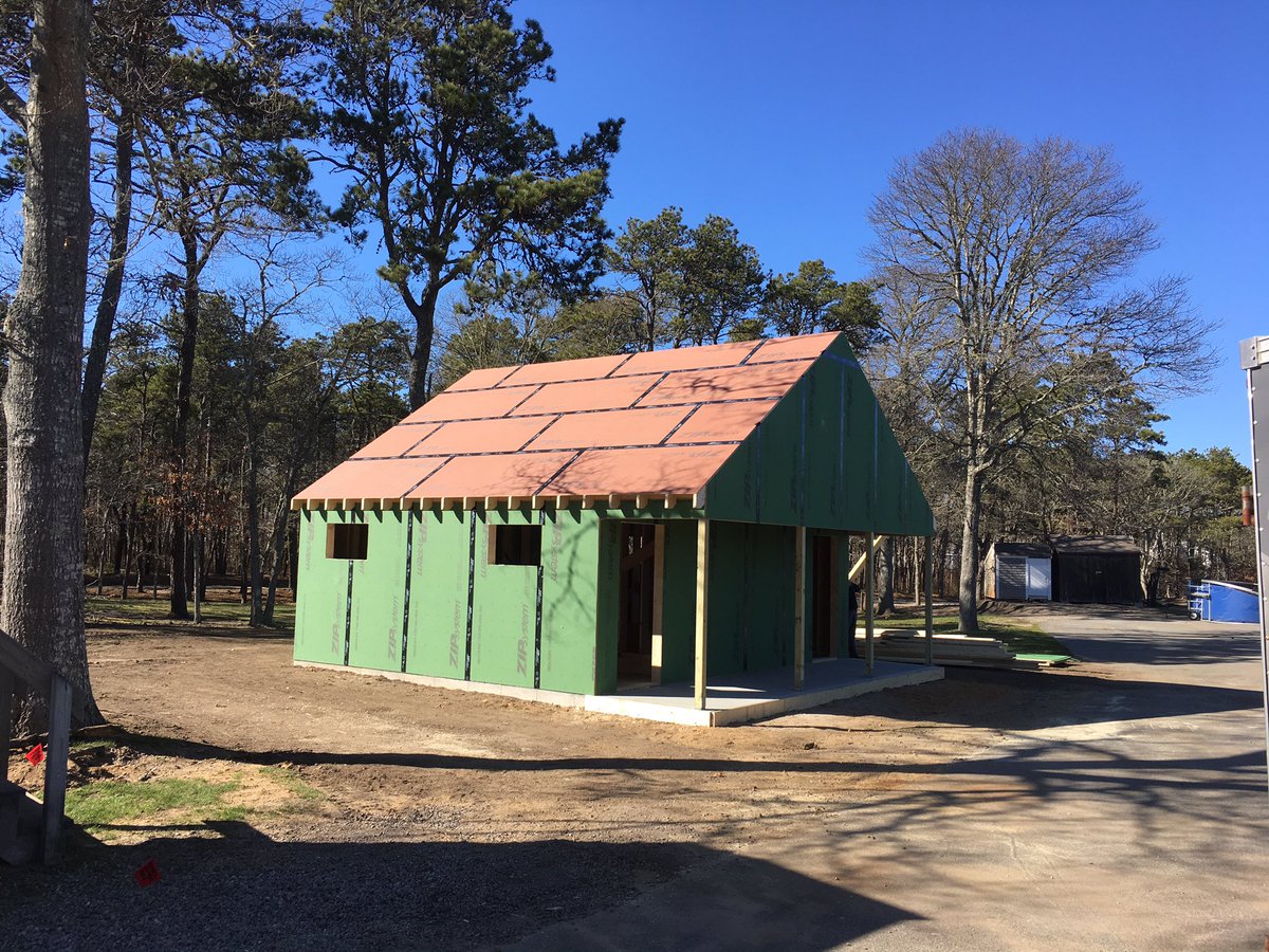 HarwichMariners's tweet image. It's beginning to look a lot like summer at Whitehouse Field!  Amazing progress on restroom facility! You can help!  plumfund.com/community-crow…