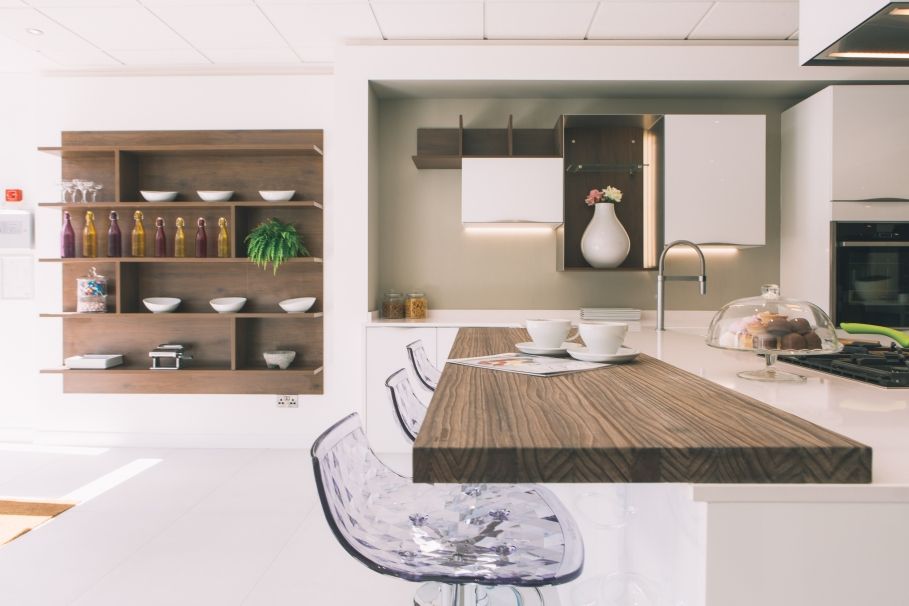 This blog by @intotobrighton gives a tour of their showroom whilst demonstrating the benefits of open-plan living!: bit.ly/2pbMQ4Q