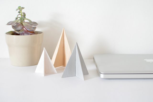 Jinvastory's tweet photo. DIY Mini Wooden Christmas Trees
https://t.co/kHq8vkYolv https://t.co/CqvjK5Af0U
