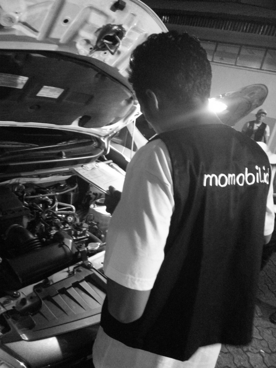 momobilid's tweet photo. #misterAuto seru-seruan uji kondisi mobil! #momobilid 😁😁😁 https://t.co/j4wiLHt0af