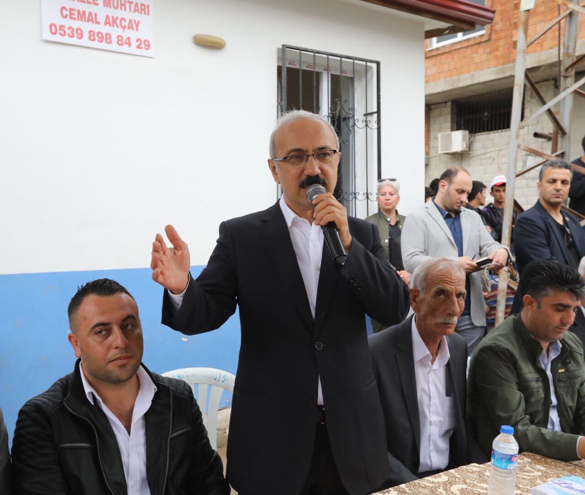 lutfielvan's tweet photo. Tanju Çolak kardeşimle Yeşilçimen Mahallesindeki vatandaşlarımızı ziyaret ettik. Destekleri için teşekkür ediyorum. #TabiikiEvet https://t.co/JvLm22qKJB