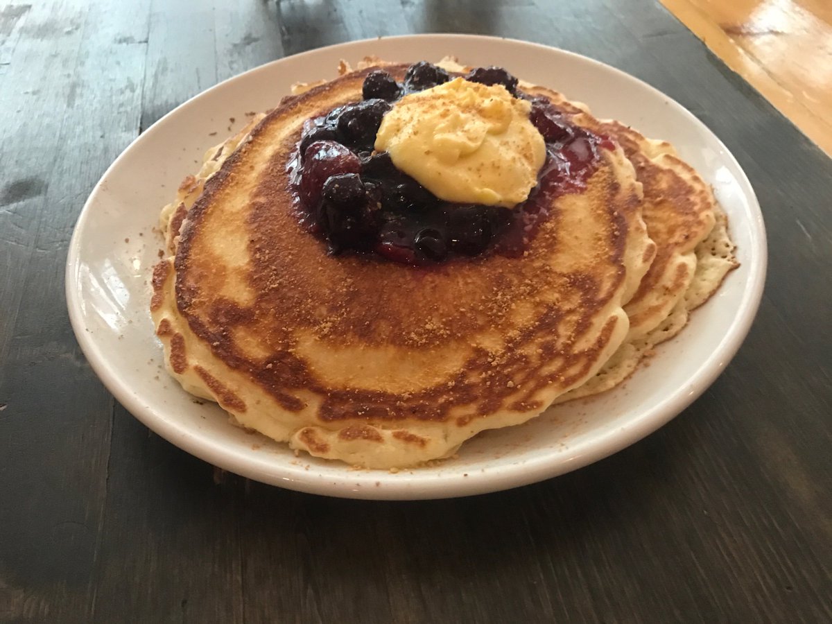 kicriiqxyz_gg's tweet photo. #JACK_FLAPS TOPPINGS:
OhioCity: choc sauce, banana, berry compote
Downtown: lemoncurd, berry jam, banana, granola, whipped cream, choc https://t.co/65OHwshYrK