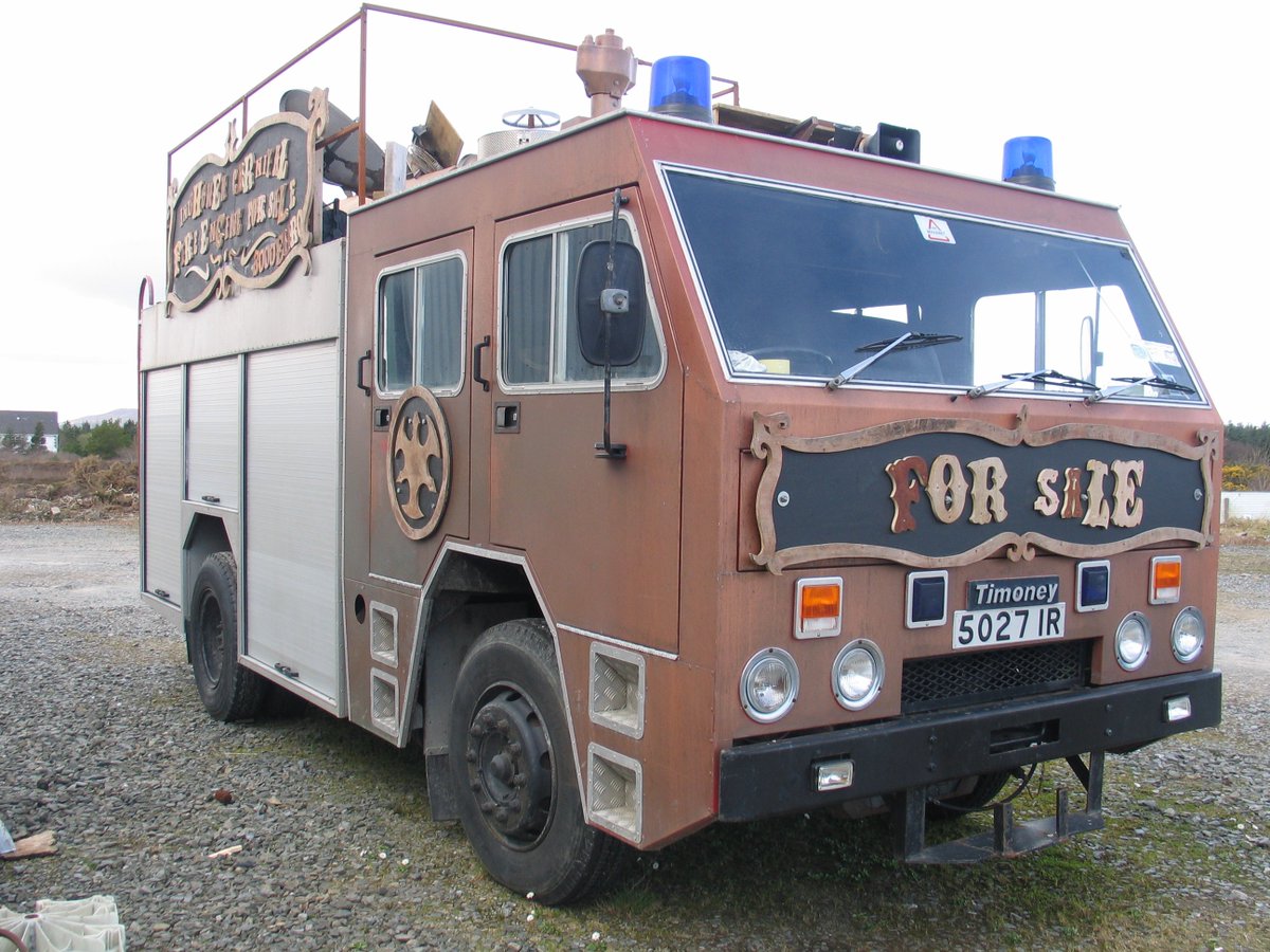 InishCarnival's tweet photo. FIRE ENGINE FOR SALE, €3000 - Can be seen driving in Carndonagh Easter Parade this Monday 3pm. Contact 0876836478. https://t.co/W16vvHkBPg