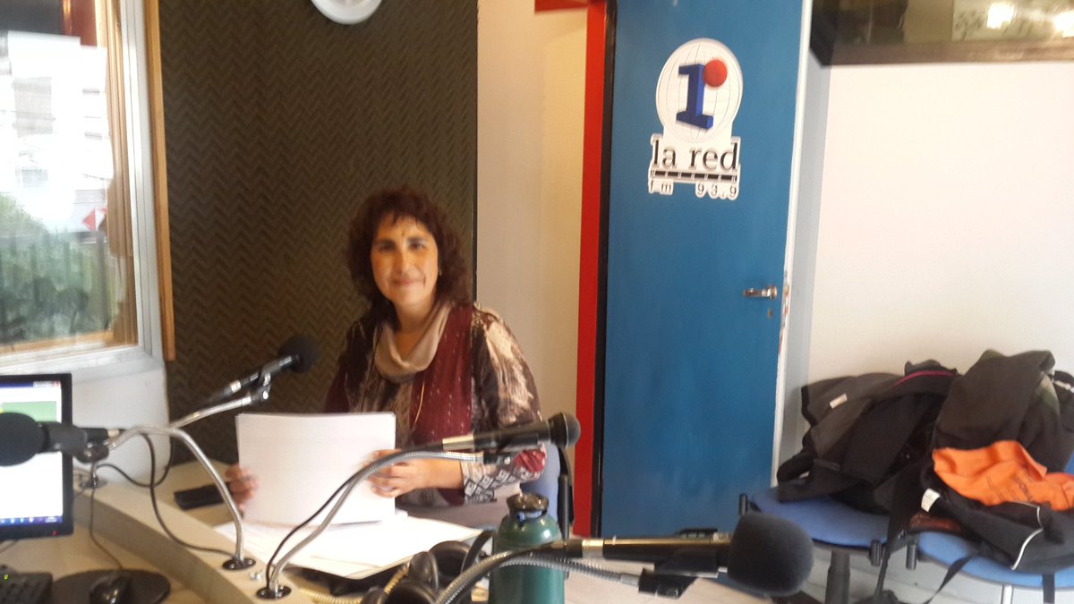 LaRedNeuquen's tweet photo. En el piso con nosotros Angélica Lagunas, Secretaria General ATEN Capital. #SinRed por la 93.7 https://t.co/rK3CU6jlts