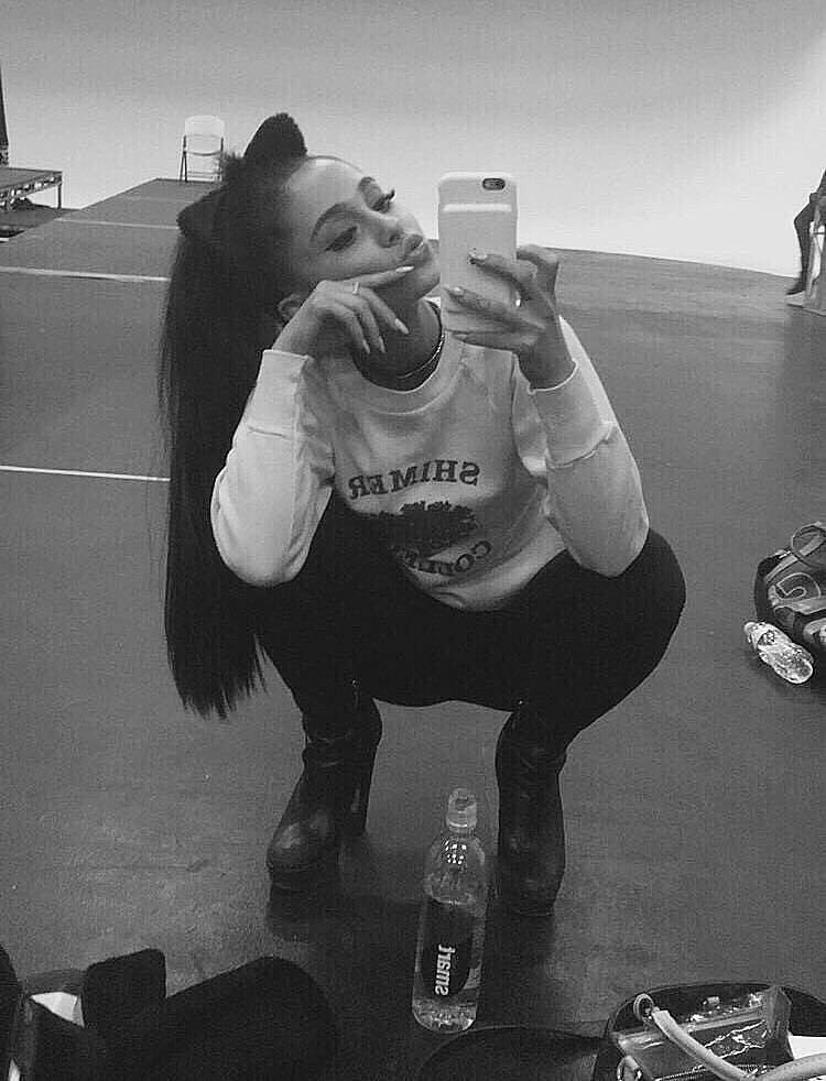 zw565pa's tweet photo. 💜🤘🏽💜🤘🏽💜🤘🏽💜🤘🏽💜🤘🏽

 #ArianaGrande好きな人RT

#好きな人RT 

#かわいいと思ったらRT 

#洋楽好きな人RT 

#海外好きな人RT 

#海外好きな人と繋がりたい 

#仲良くしてくれる人RT 

#RT

💜🤘🏽💜🤘🏽💜🤘🏽💜🤘🏽💜🤘🏽 https://t.co/jG1Svscf79