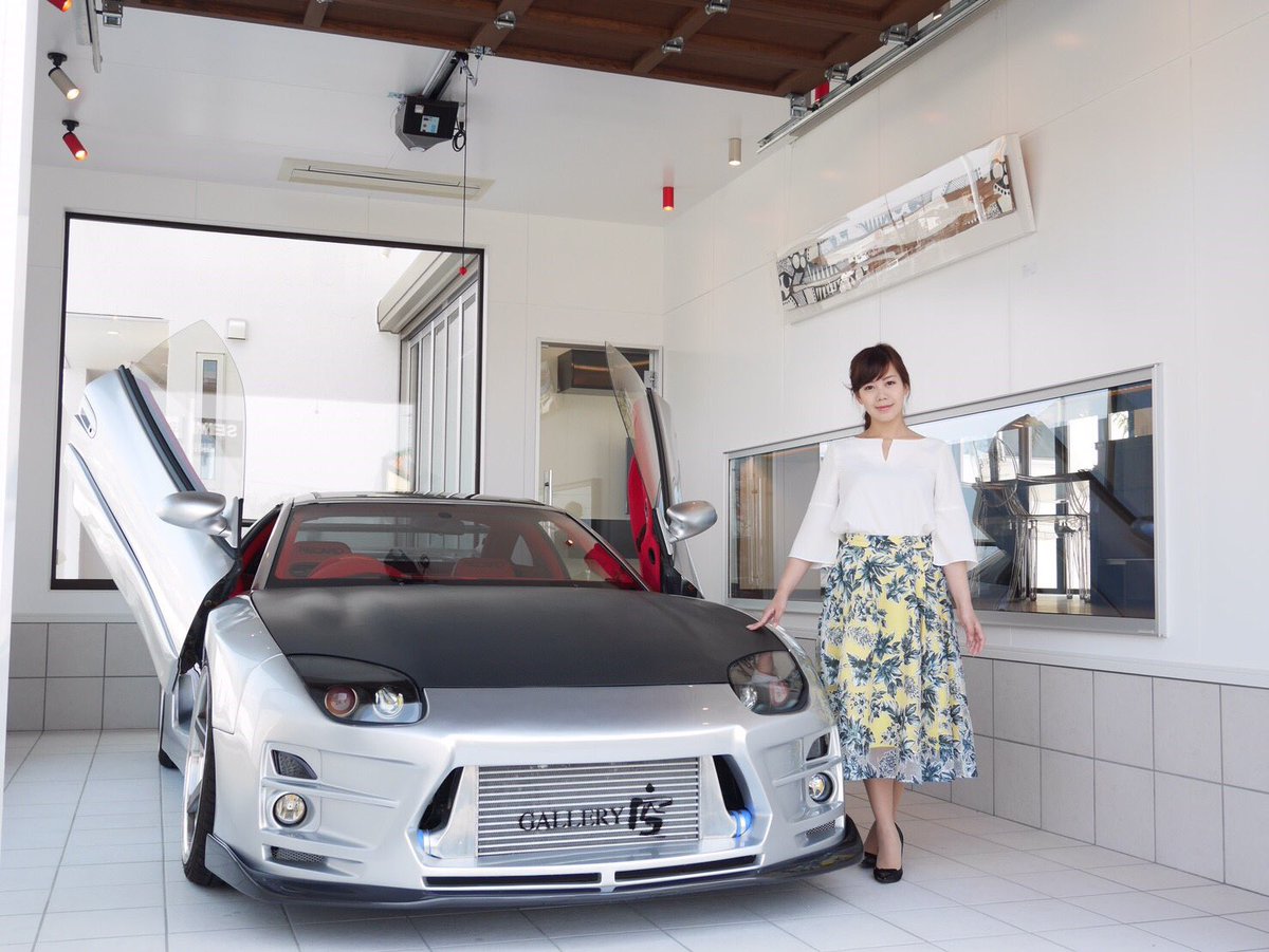 ট ইট র 前川 保志花 やっぱり車 はかっこいいなー 私もスポーツカーに乗って ドライブしたいなぁー っと 先日撮影の時にカッコいいデモカーがあったので呟きます 笑 まぁ 今の私は 実用的な車に乗っていますが 笑 きっと次もエコカーを買いますが 笑