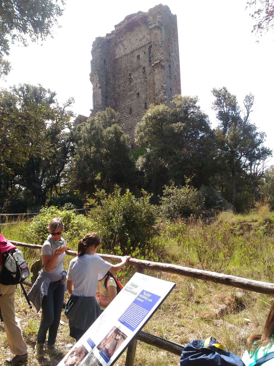 archeocecina's tweet photo. Due passi nel Medioevo: un'escursione alla scoperta del castello dei conti della Gherardesca a Donoratico! #archeotrekking2017 #archeocecina https://t.co/GllgAvC6Mu