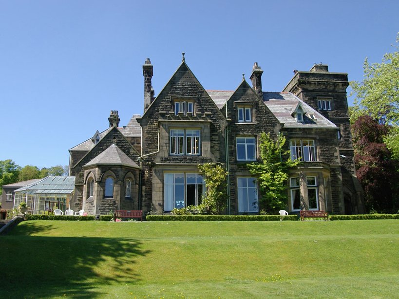 LostHeritage's tweet photo. Fire claims 5 houses in 6 months: Cosgrove Hall, Northants, Kelsale Hall, Suffolk, Alston Hall, Lancs, New House Hall, Yorks
Parnham, Dorset https://t.co/hs3FonPz04