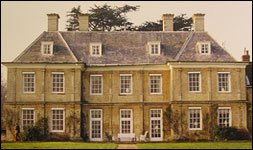 LostHeritage's tweet photo. Fire claims 5 houses in 6 months: Cosgrove Hall, Northants, Kelsale Hall, Suffolk, Alston Hall, Lancs, New House Hall, Yorks
Parnham, Dorset https://t.co/hs3FonPz04