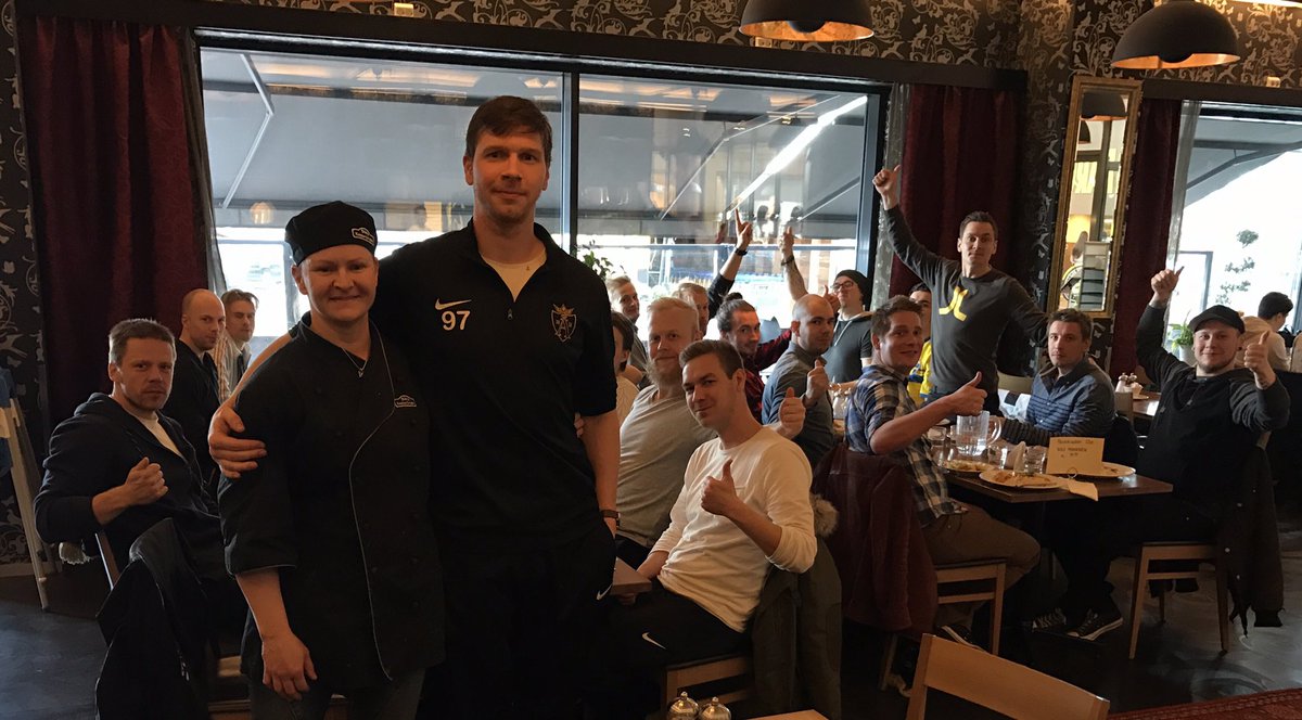 Terveisiä Ahvenanmaalta! Käykää kaikki tänne matkaavat jengit syömässä Bistro Koppargrytanissa, ihan helmi. #Nelonen #jalkkis #Maarianhamina