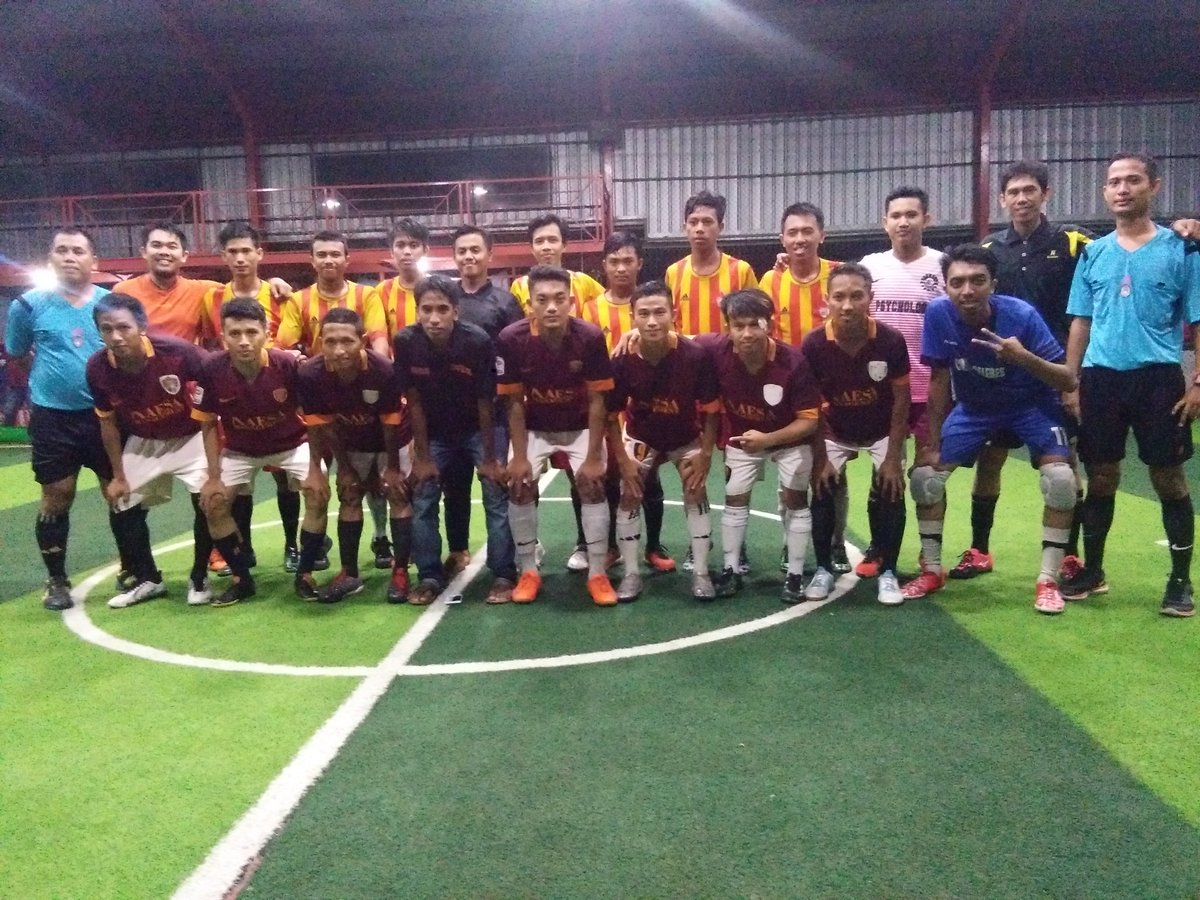 MaesaManagement's tweet photo. Sedang berlangsung Laga Final antara Maesa Fc vs Daeng Fc pada turnamen Daeng Cup Piala Bupati Takalar di Arena Futsal Pertamina. https://t.co/7Fu7P4rZ2R