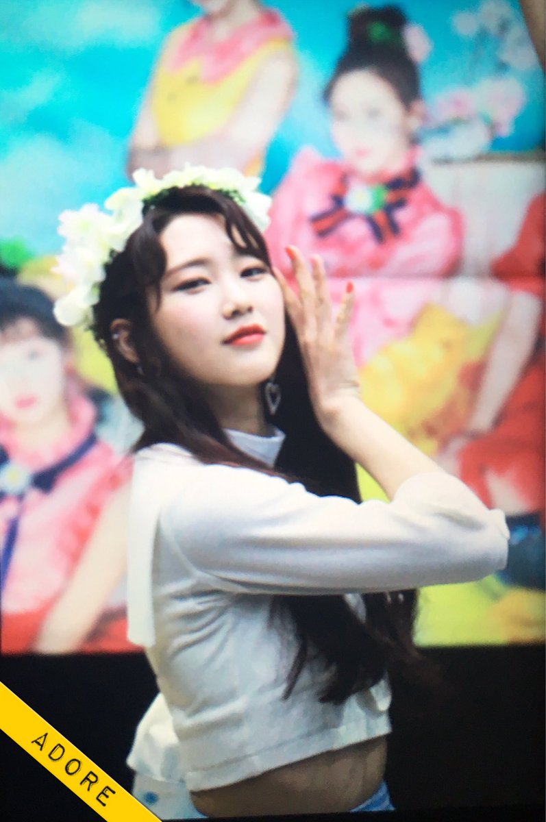 Adorable_OMG's tweet photo. 170415 명동 팬싸인회 #오마이걸 #OHMYGIRL #지호 #JIHO 프리뷰

누가 꽃이야?ㅠㅠ🌸 https://t.co/8GehFWkyP8