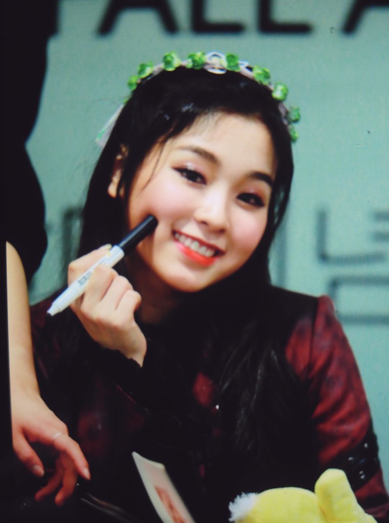 170415 #인천 #신세계백화점 #팬싸인회 #가현 #드림캐쳐 #굿나잇 #good_night #행복하다 #프리뷰

귀여운 막내~

<a href="/hf_dreamcatcher/">드림캐쳐 Dreamcatcher</a>