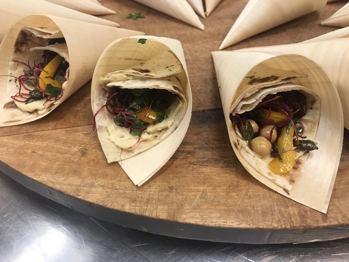 Trots op onze mooie fingerfoodhapjes made by Lymor voor vaste vergaderklant op onze locatie #catering